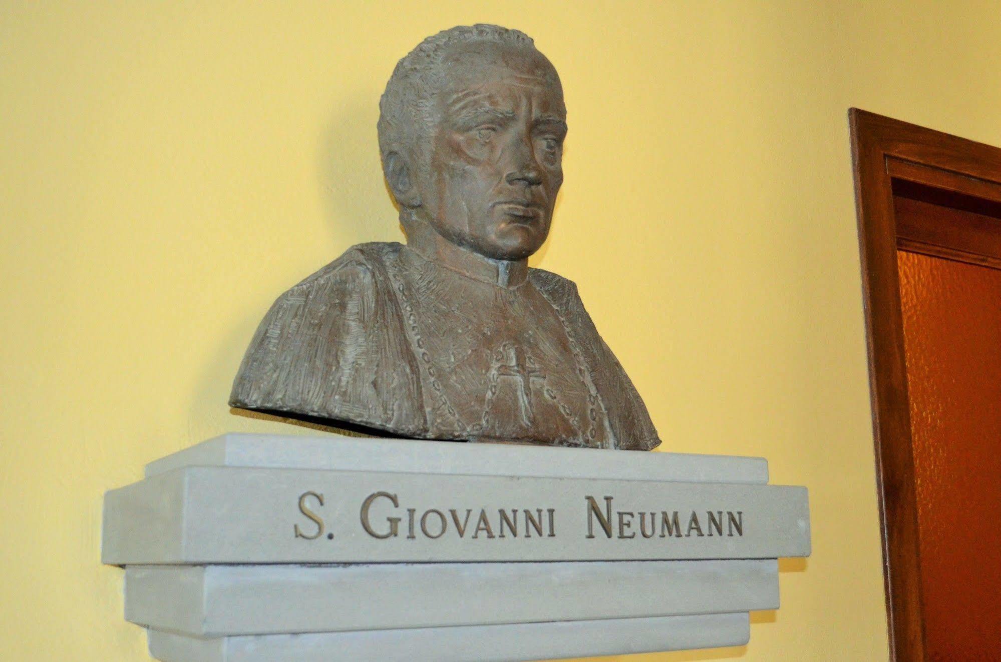 Hotel Oasi Neumann 哥尔顿 外观 照片